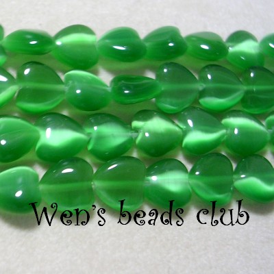 Cat's eye beads, hearts, Medium Emerald, 8mm. 16".