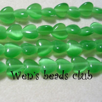 Cat's eye beads, hearts, Medium Emerald, 6mm. 16".